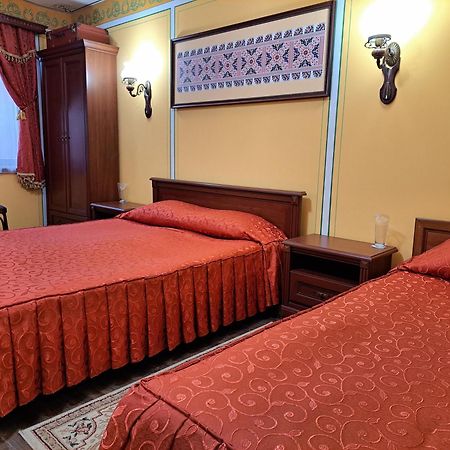 Family Hotel at Renaissance Square Plovdiv Extérieur photo