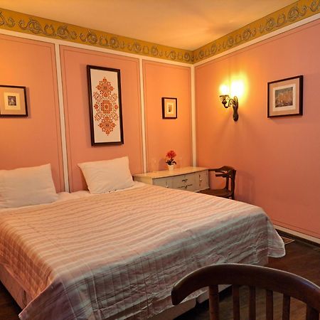 Family Hotel at Renaissance Square Plovdiv Extérieur photo