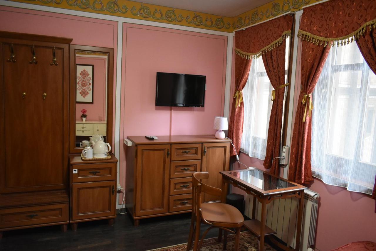 Family Hotel at Renaissance Square Plovdiv Extérieur photo