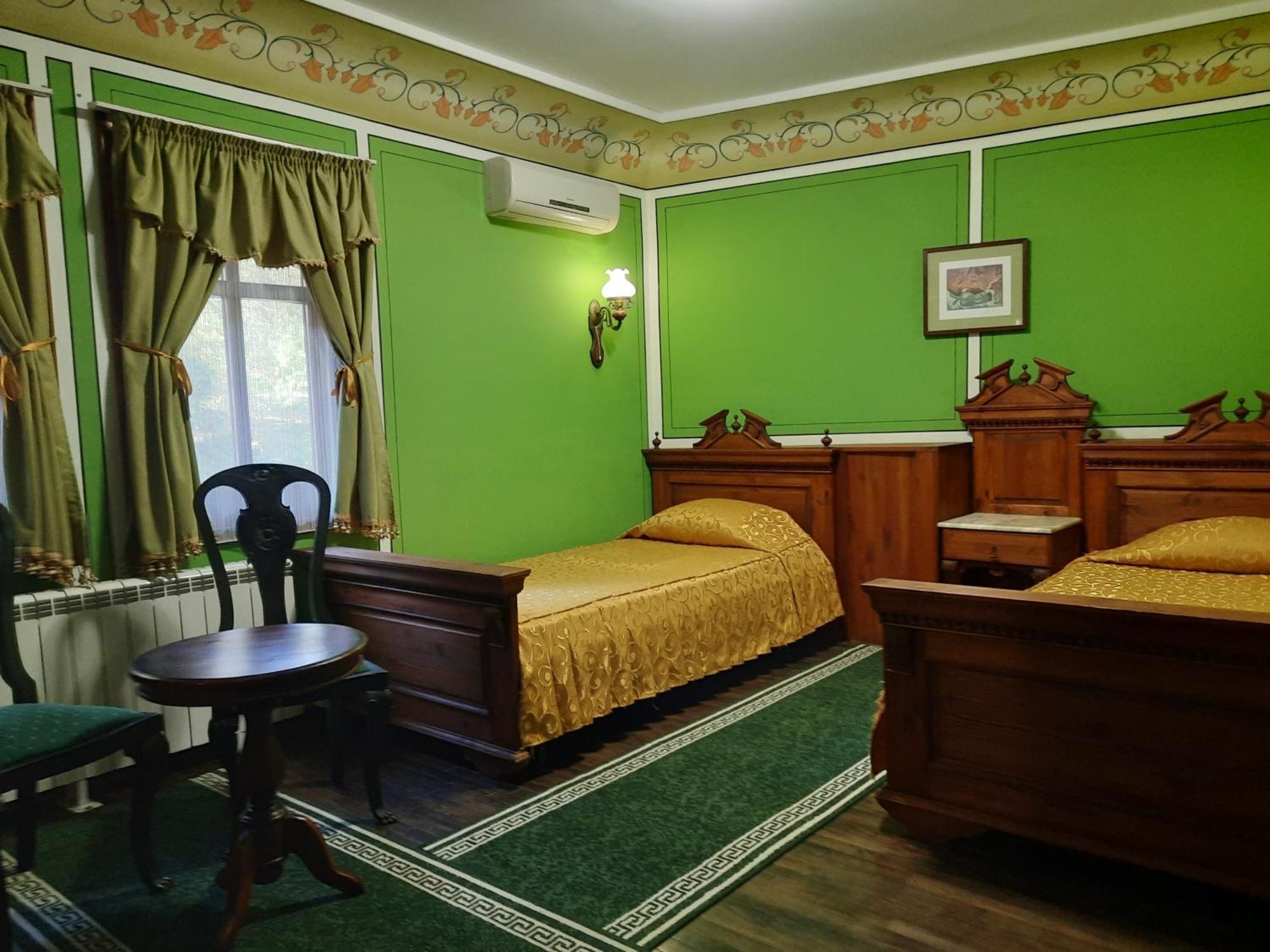 Family Hotel at Renaissance Square Plovdiv Extérieur photo