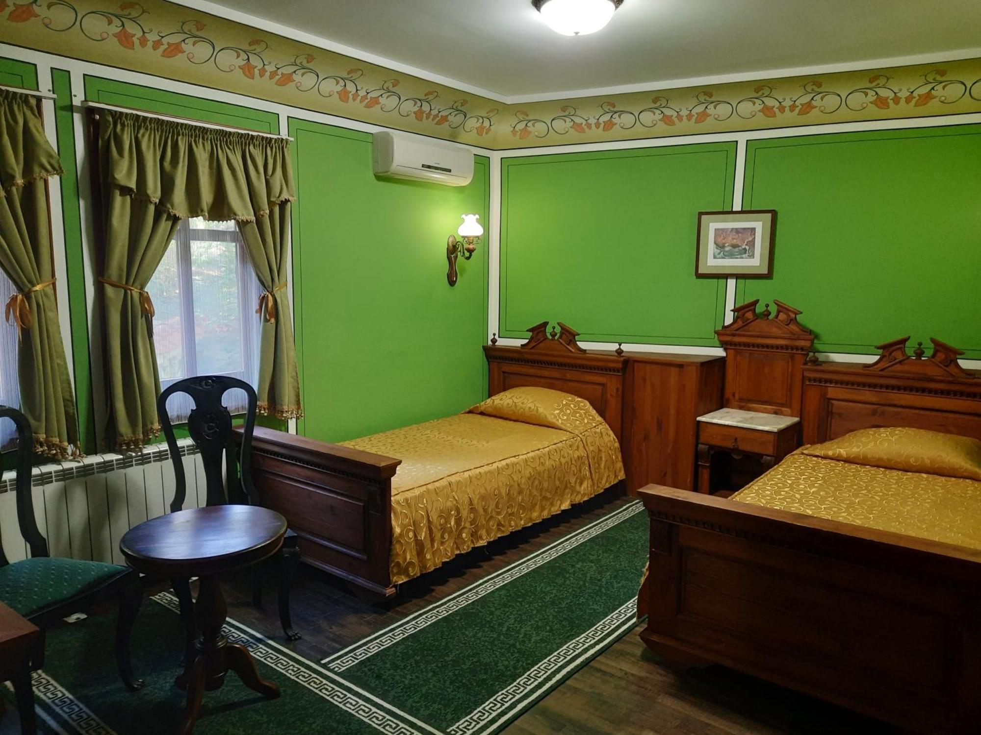 Family Hotel at Renaissance Square Plovdiv Extérieur photo