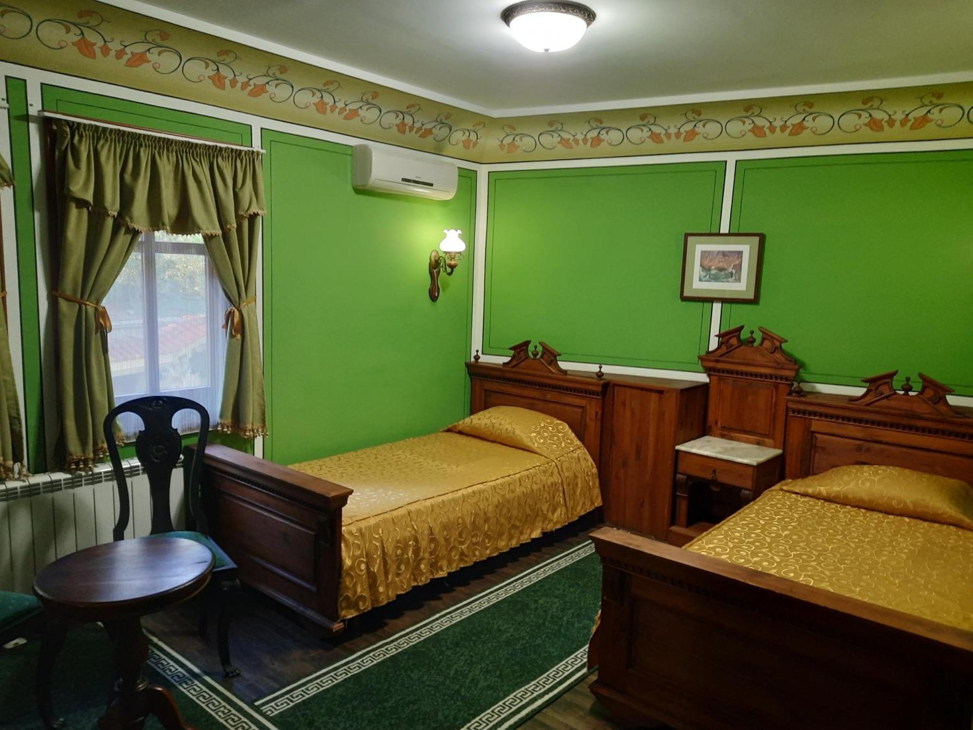 Family Hotel at Renaissance Square Plovdiv Extérieur photo