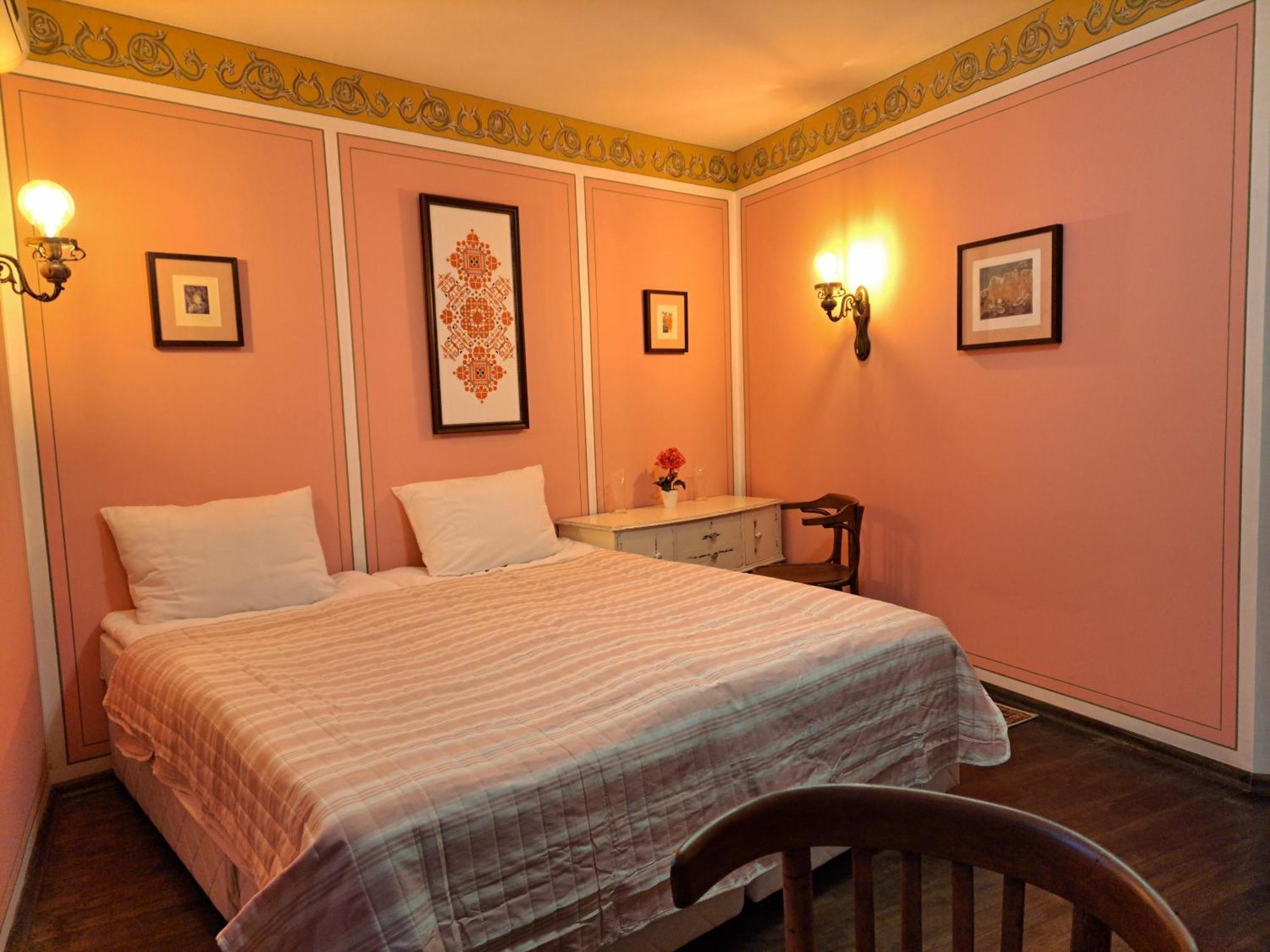 Family Hotel at Renaissance Square Plovdiv Extérieur photo