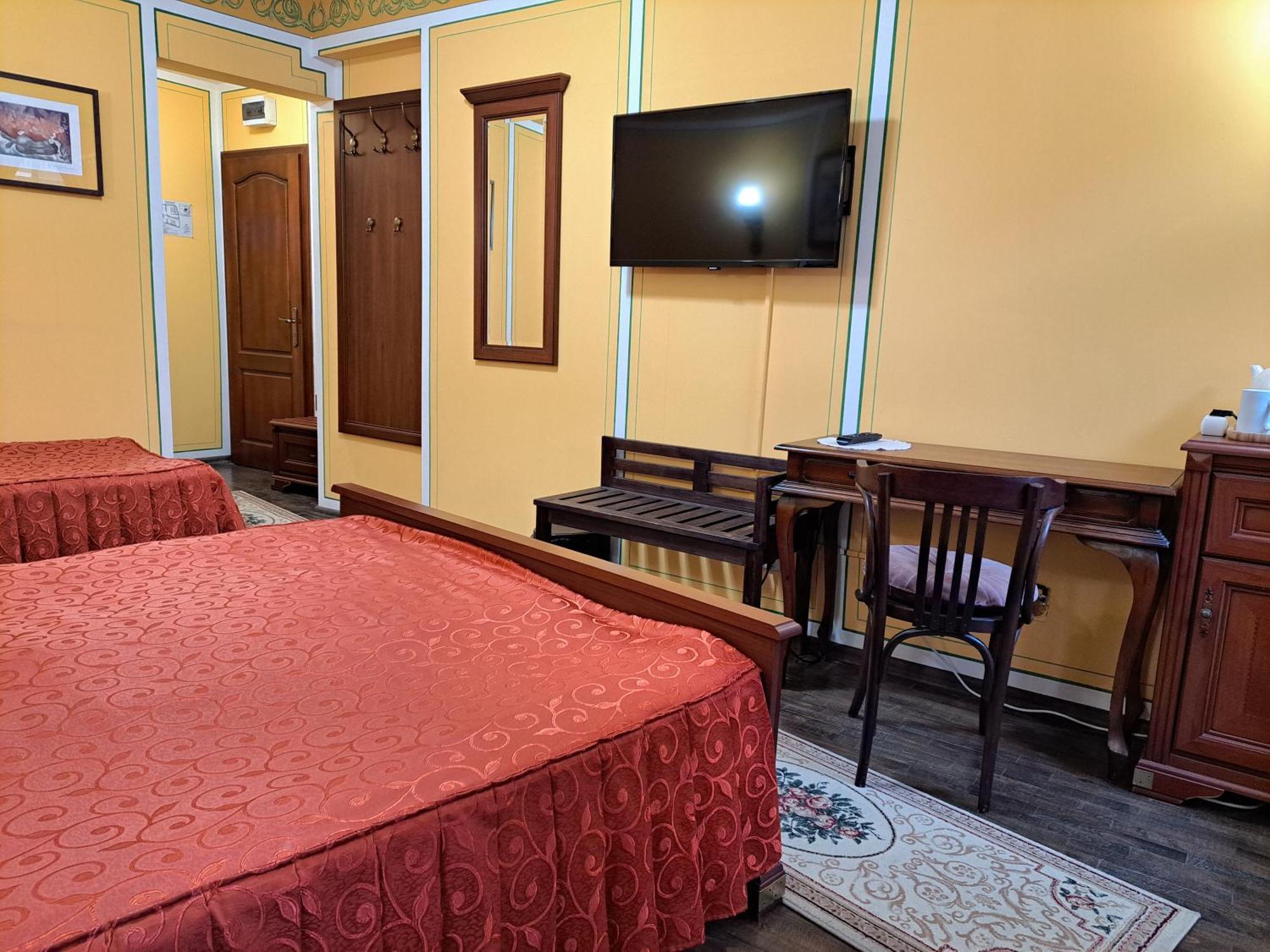 Family Hotel at Renaissance Square Plovdiv Extérieur photo