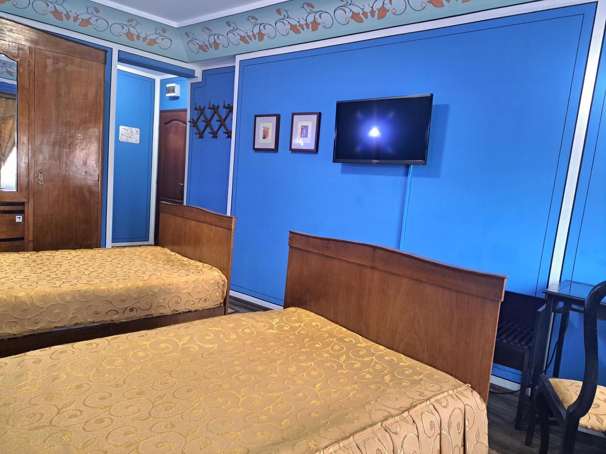 Family Hotel at Renaissance Square Plovdiv Extérieur photo
