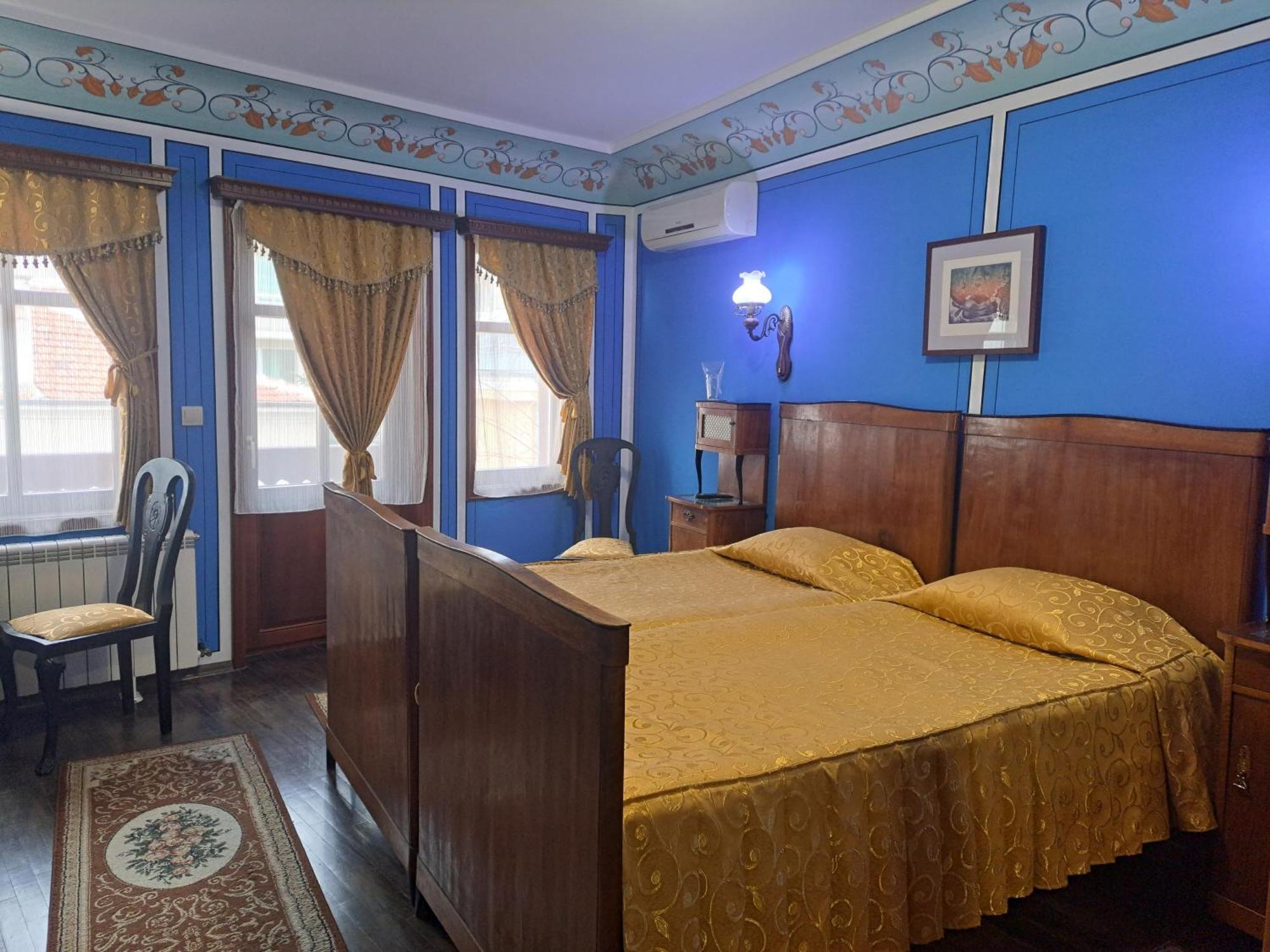 Family Hotel at Renaissance Square Plovdiv Extérieur photo