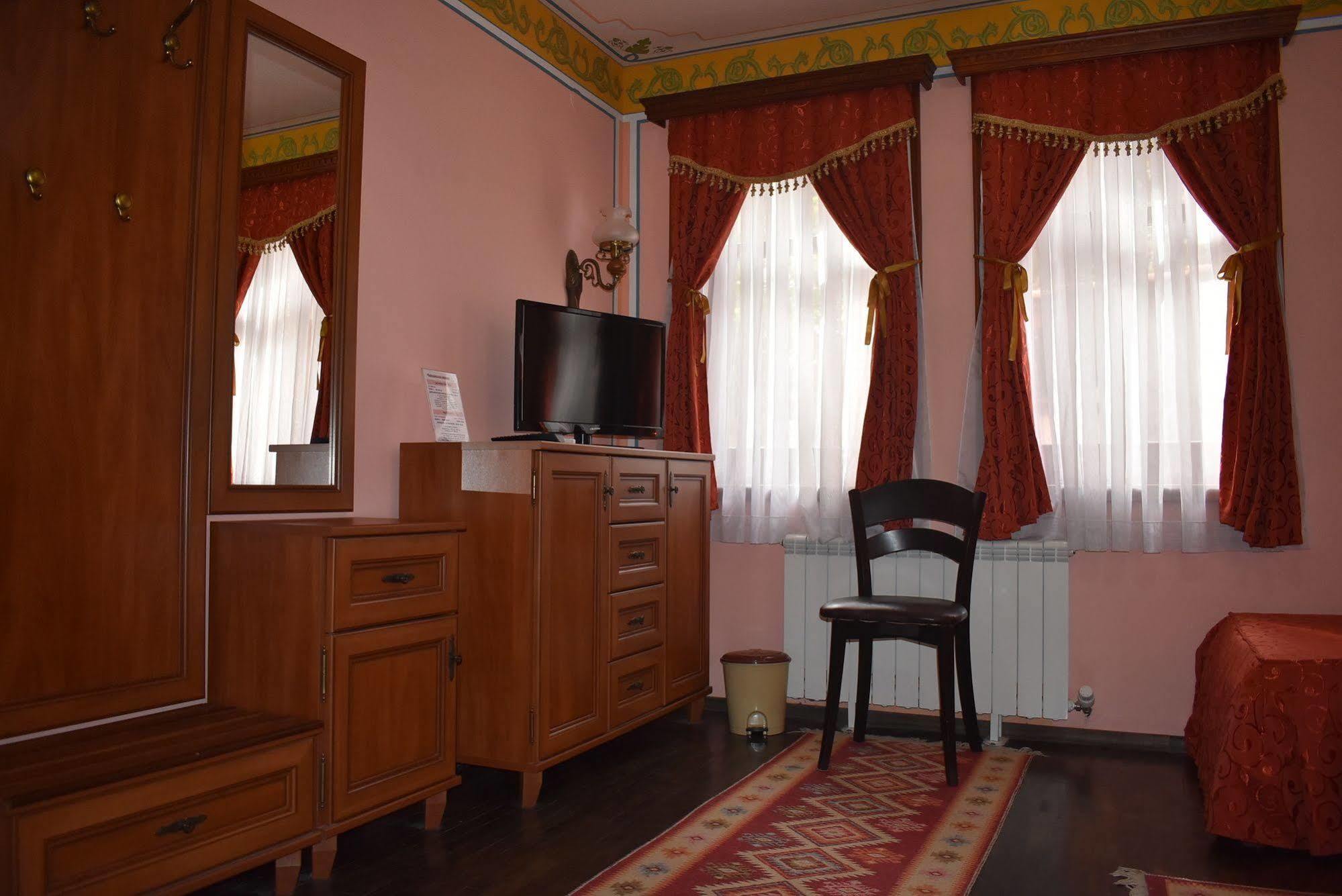 Family Hotel at Renaissance Square Plovdiv Extérieur photo